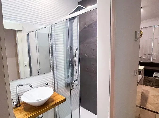 Baron Reina Apartment